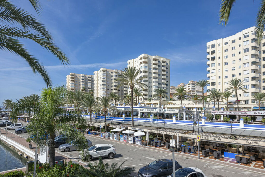 Middle Floor Apartment Estepona Málaga - image 24