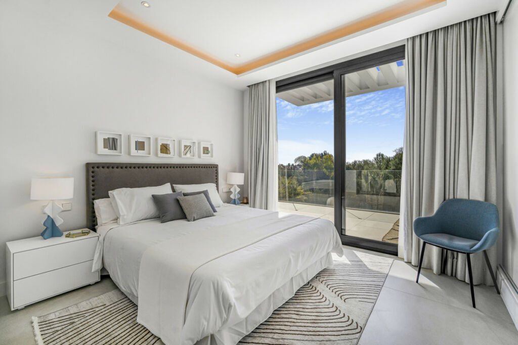 Detached Villa The Golden Mile Málaga - image 33
