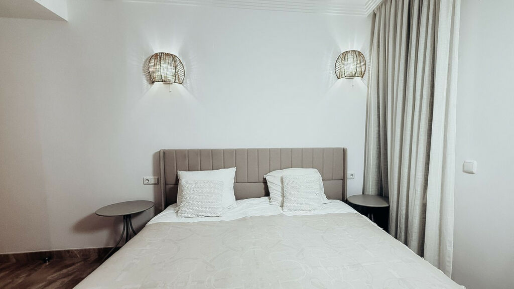 Middle Floor Apartment Estepona Málaga - image 33