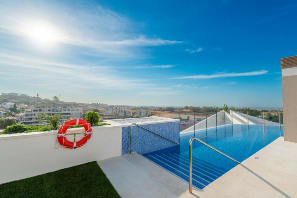Middle Floor Apartment Nueva Andalucía Málaga - image 33