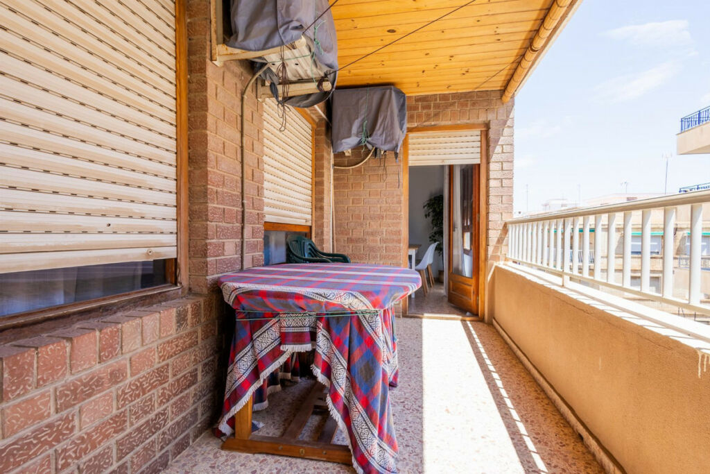 Middle Floor Apartment Torrevieja Alicante - image 33