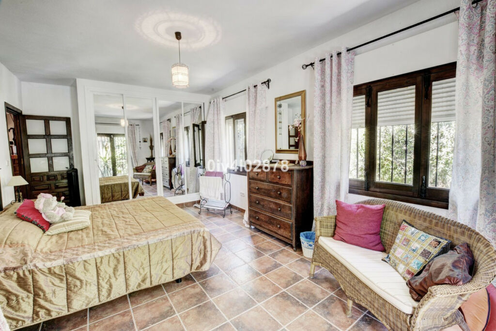 Detached Villa Benalmadena Pueblo Málaga - image 33