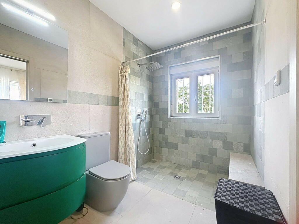 Detached Villa Estepona Málaga - image 33
