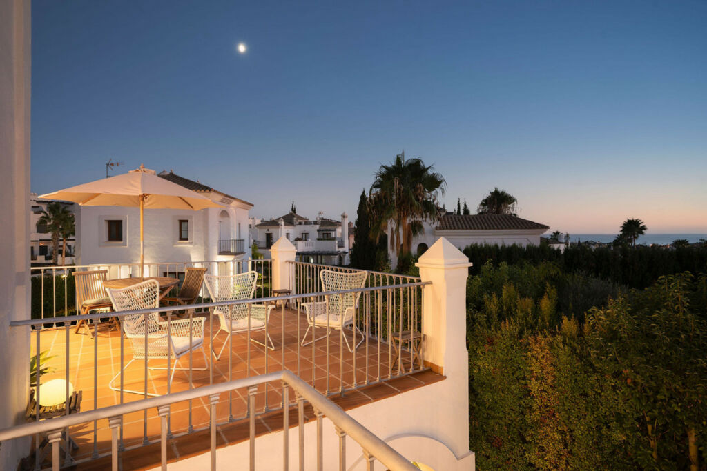 Detached Villa Estepona Málaga - image 33