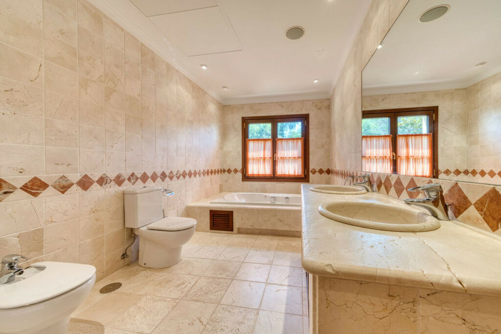 Detached Villa La Zagaleta Málaga - image 33