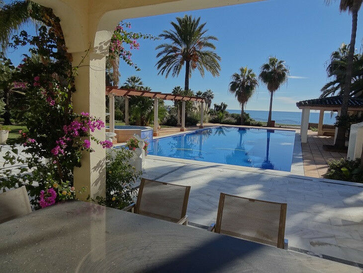 Detached Villa Estepona Málaga - image 32