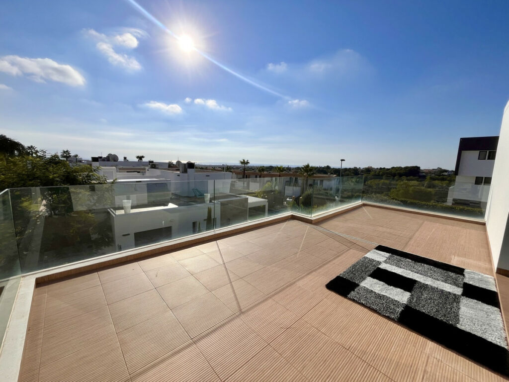 Detached Villa Villamartin Alicante - image 33