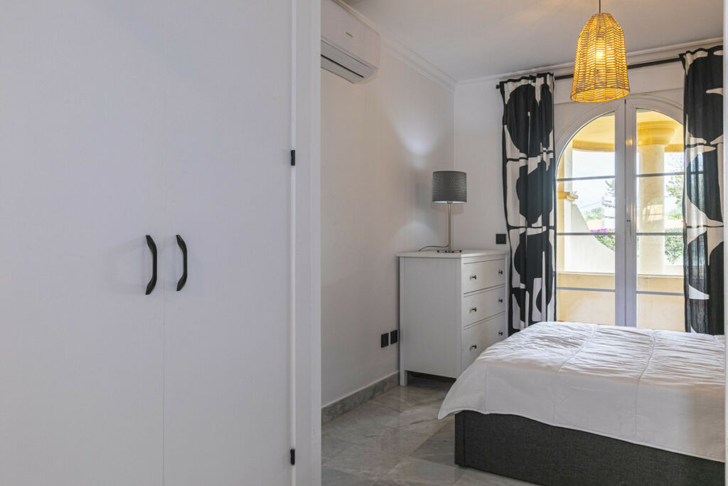 Middle Floor Apartment Nueva Andalucía Málaga - image 33