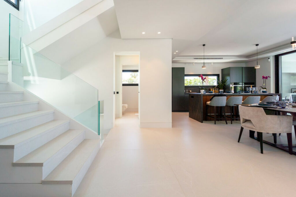 Detached Villa Nueva Andalucía Málaga - image 33