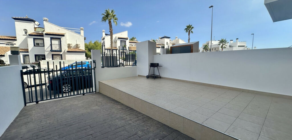 Ground Floor Apartment Villamartin Alicante - image 34