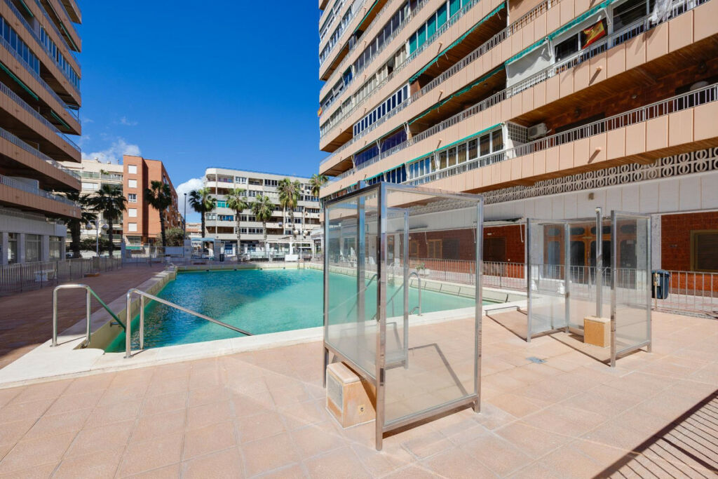 Middle Floor Apartment Torrevieja Alicante - image 34