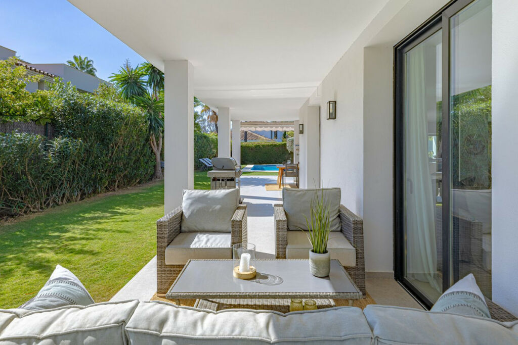 Detached Villa Nueva Andalucía Málaga - image 34