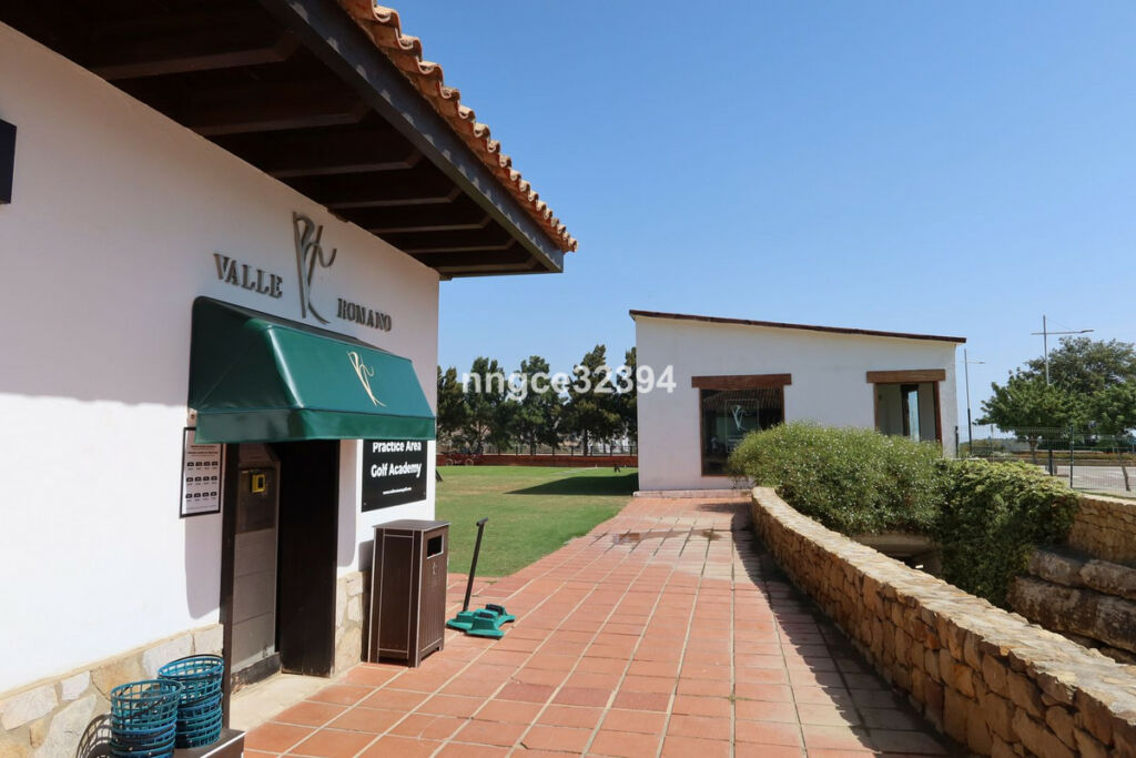 Middle Floor Apartment Estepona Málaga - image 34