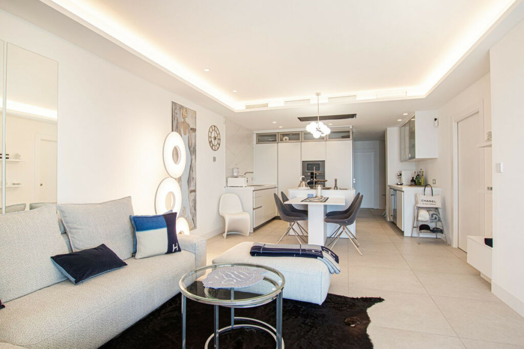 Middle Floor Apartment Estepona Málaga - image 34
