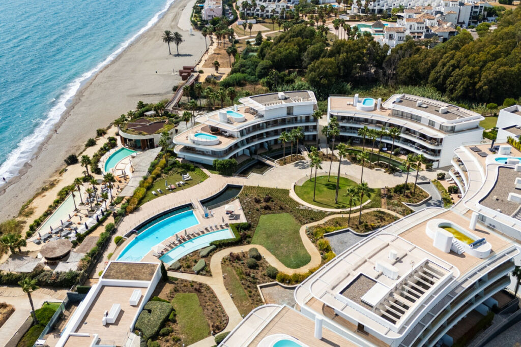 Middle Floor Apartment Estepona Málaga - image 34