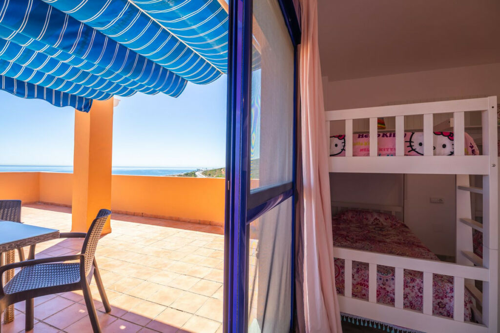 Penthouse La Duquesa Málaga - image 34