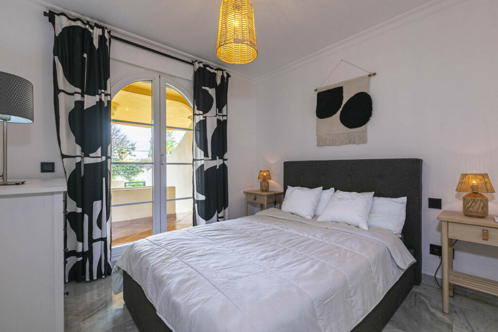 Middle Floor Apartment Nueva Andalucía Málaga - image 34