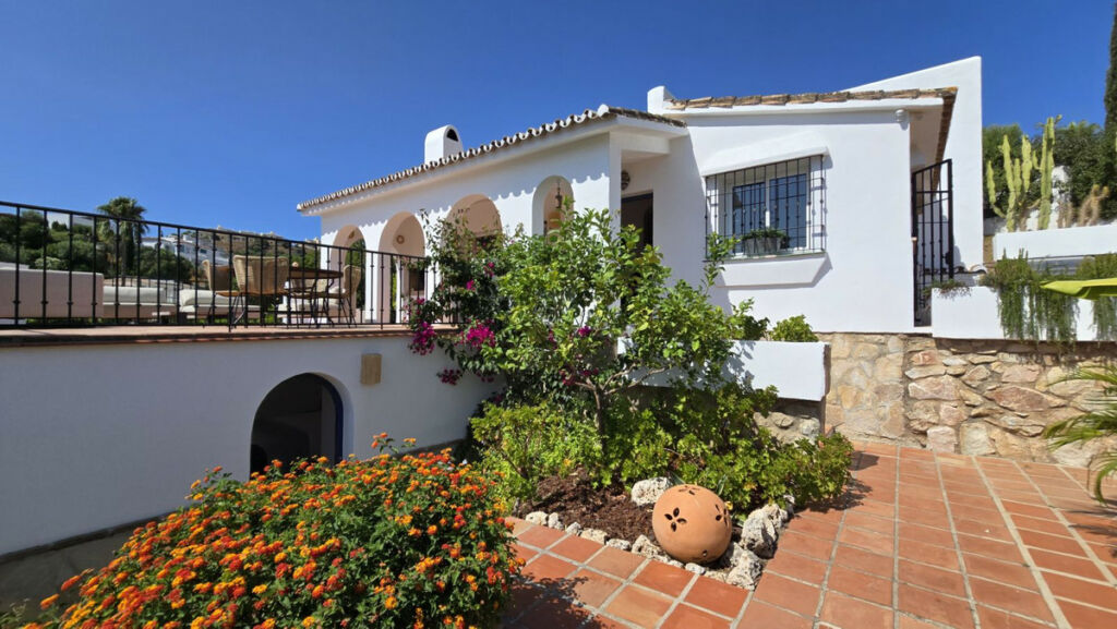 Detached Villa Cerros del Aguila Málaga - image 34