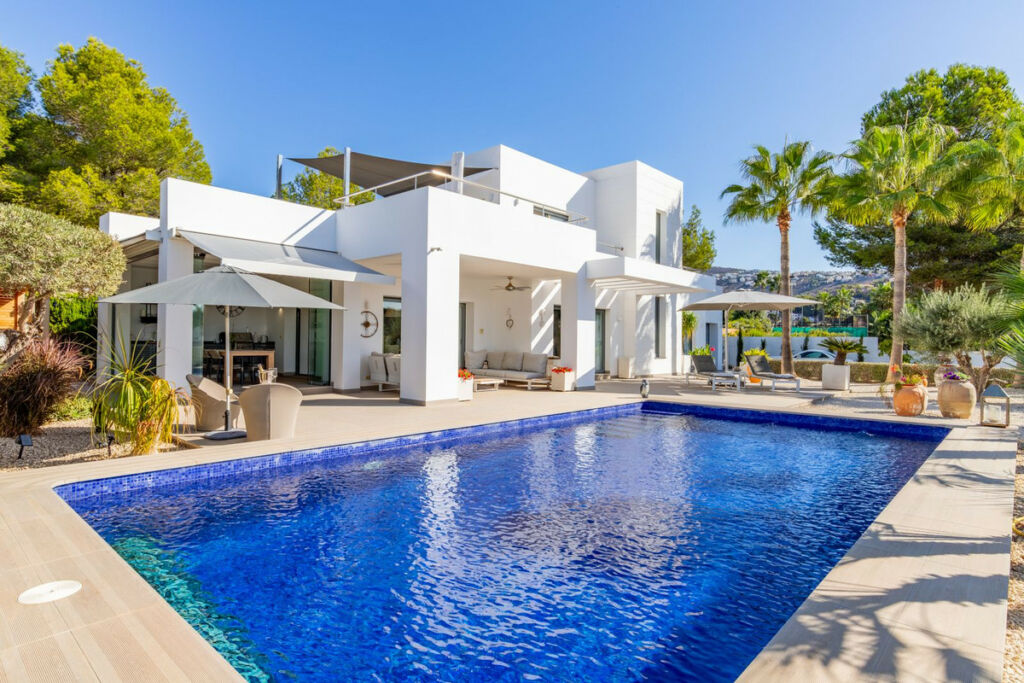Detached Villa Moraira Alicante - image 2