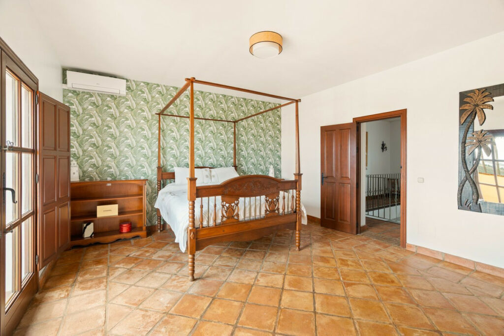 Detached Villa La Duquesa Málaga - image 34