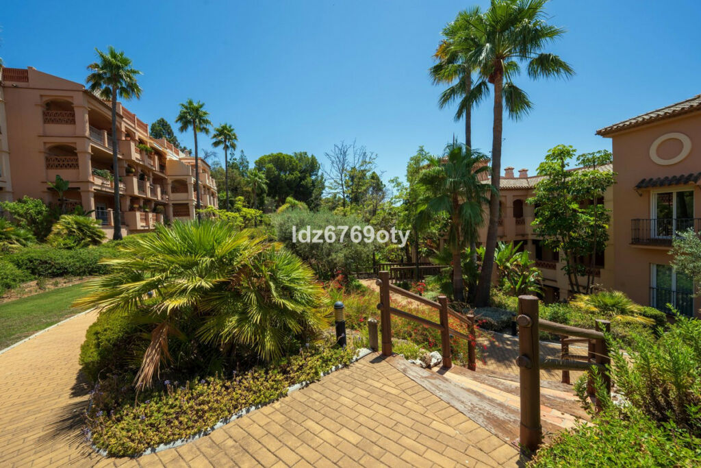 Middle Floor Apartment Benalmadena Málaga - image 34