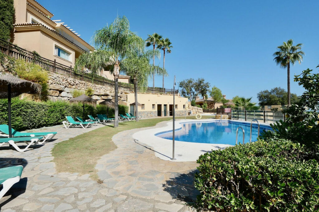 Penthouse La Mairena Málaga - image 34