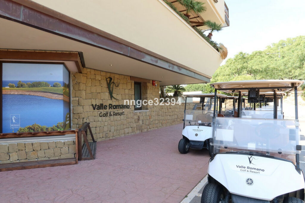Middle Floor Apartment Estepona Málaga - image 35