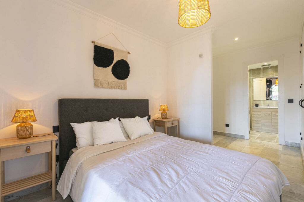 Middle Floor Apartment Nueva Andalucía Málaga - image 35