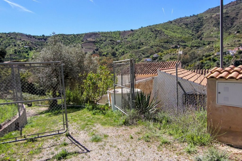 Semi-Detached House Cútar Málaga - image 35