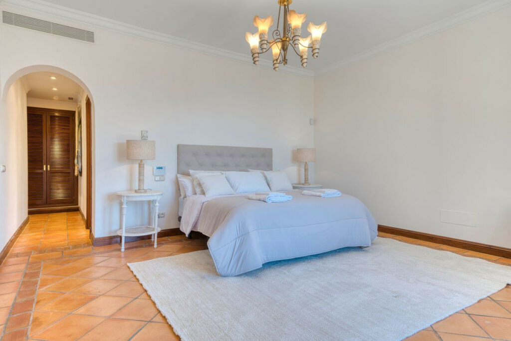 Detached Villa La Zagaleta Málaga - image 35