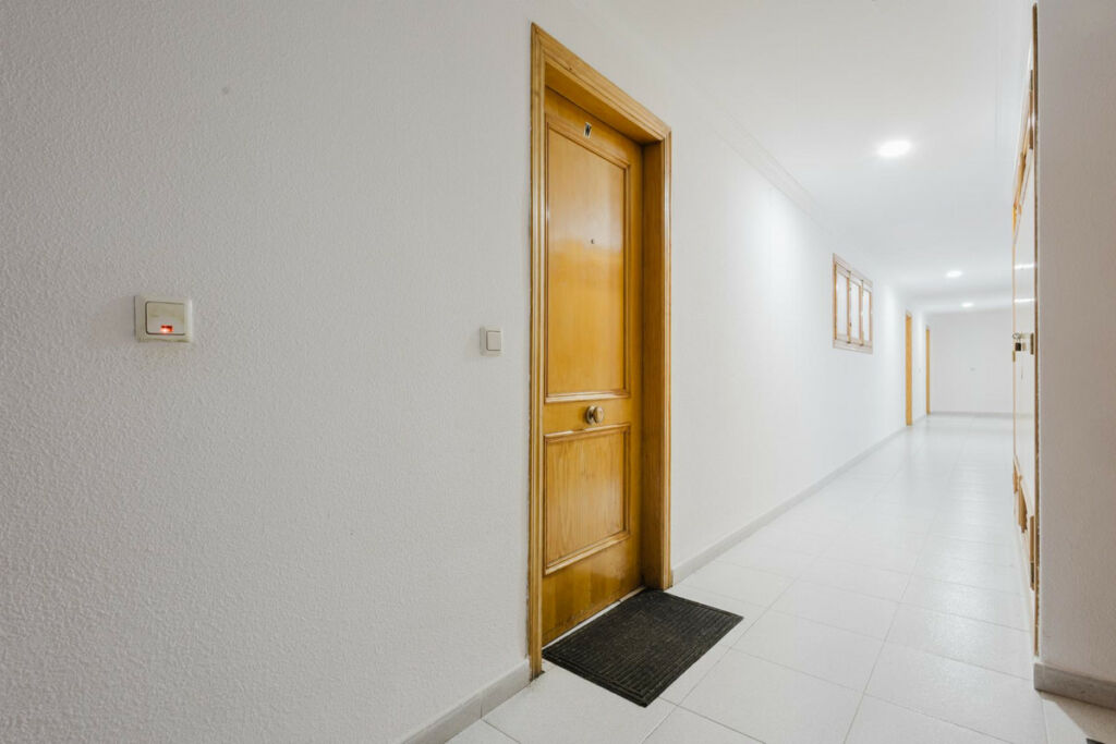Middle Floor Apartment Torrevieja Alicante - image 35