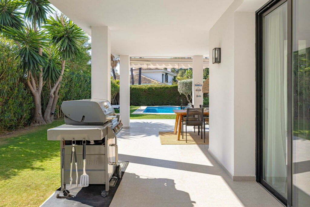 Detached Villa Nueva Andalucía Málaga - image 35