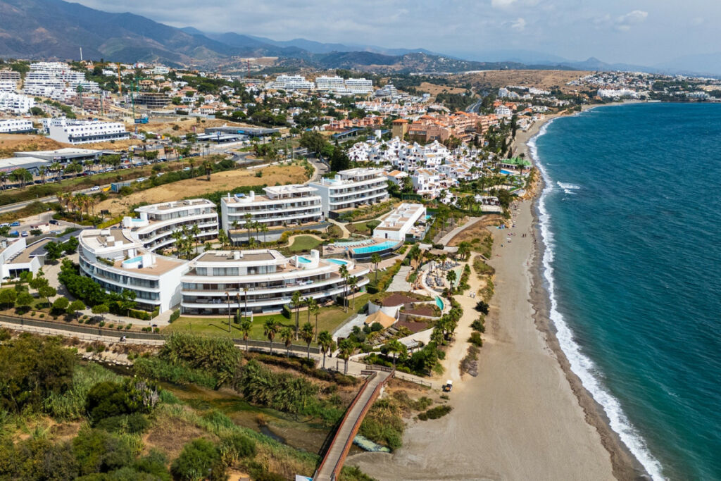 Middle Floor Apartment Estepona Málaga - image 35
