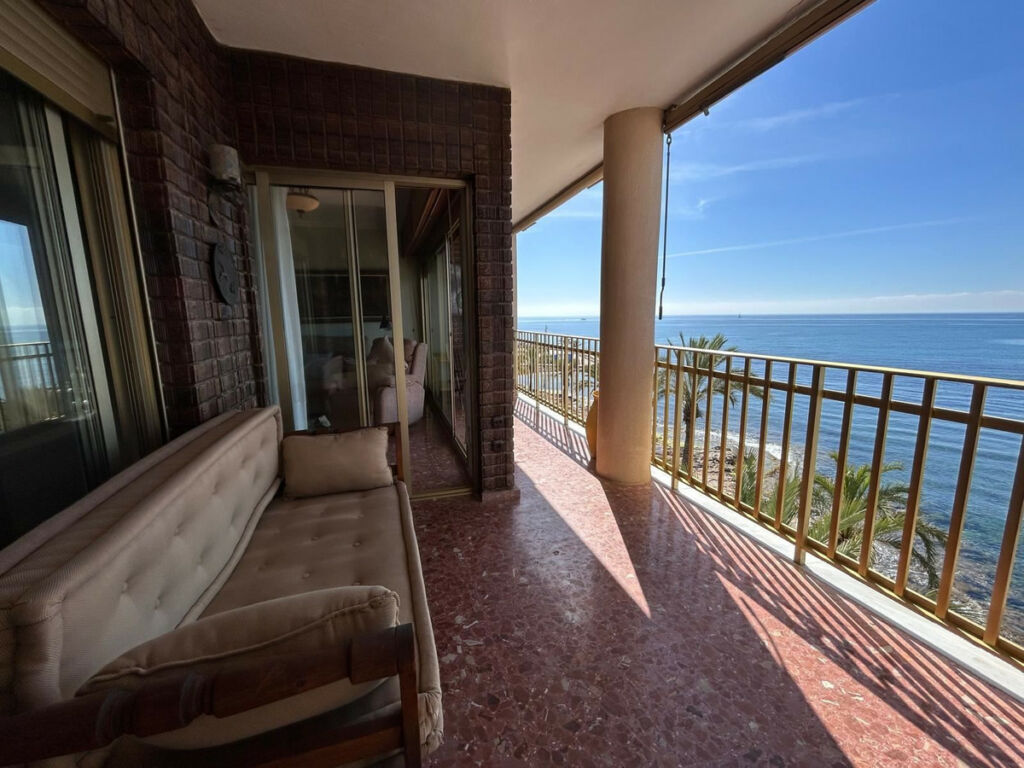 Middle Floor Apartment Torrevieja Alicante - image 35