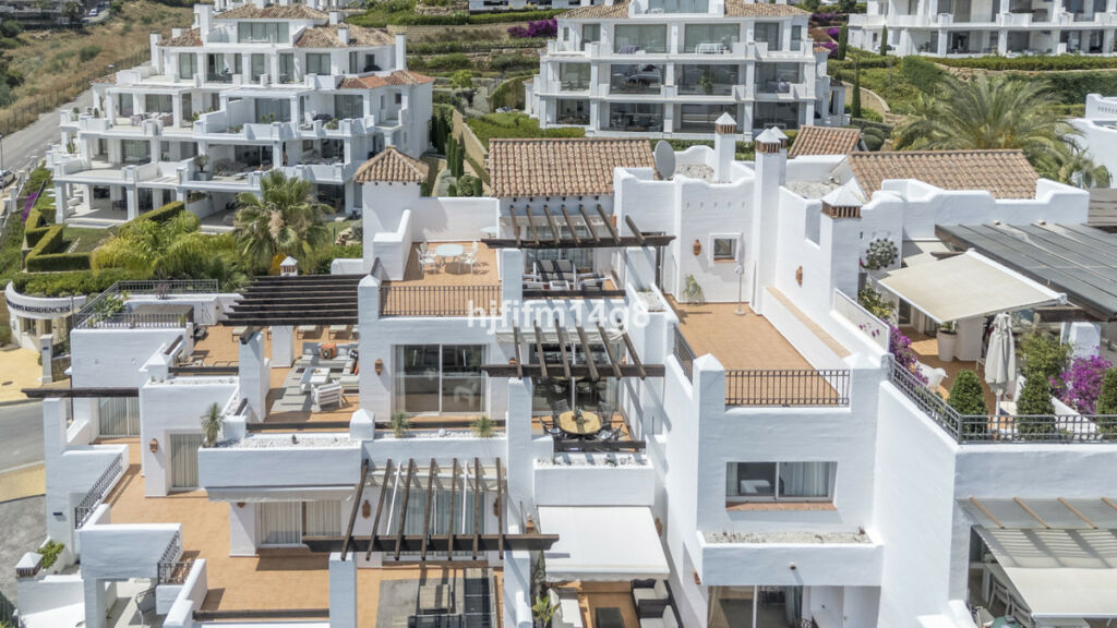 Penthouse Duplex Nueva Andalucía Málaga - image 35