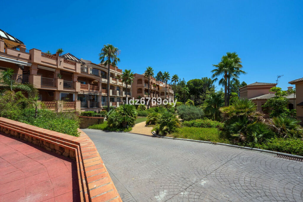 Middle Floor Apartment Benalmadena Málaga - image 35