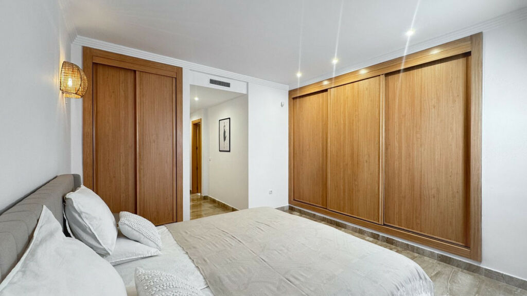 Middle Floor Apartment Estepona Málaga - image 35