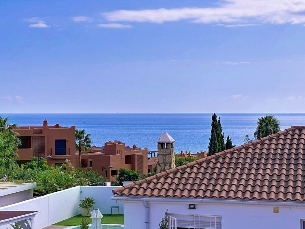 Detached Villa Estepona Málaga - image 35