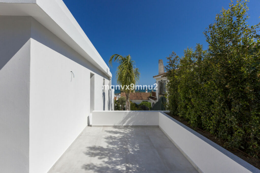 Detached Villa El Chaparral Málaga - image 35