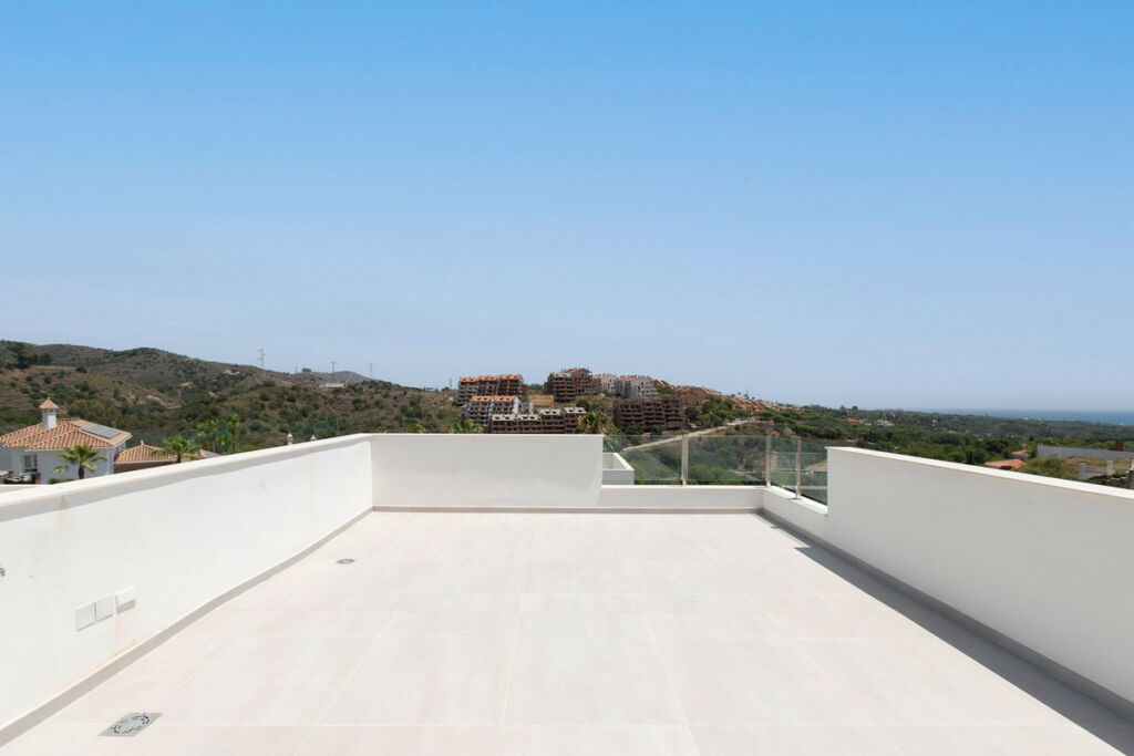 Detached Villa Elviria Málaga - image 35