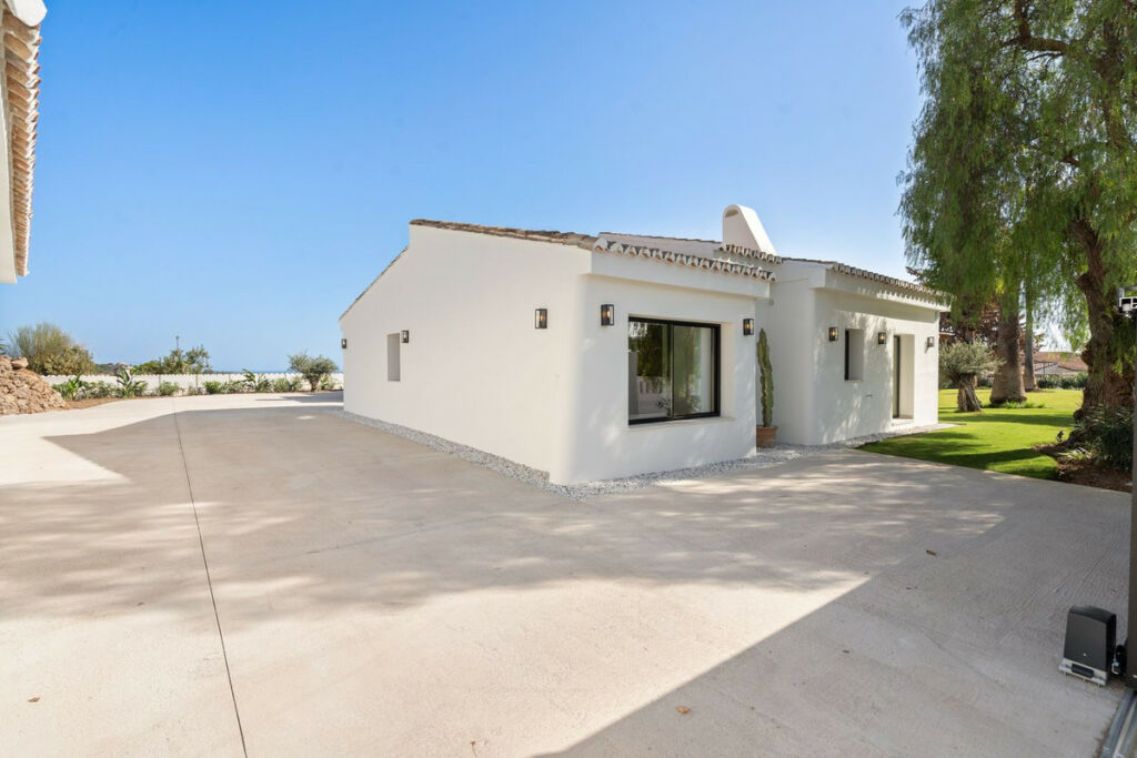 Detached Villa El Rosario Málaga - image 35