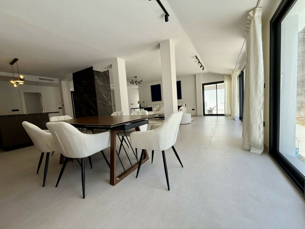 Detached Villa Marbella Málaga - image 35