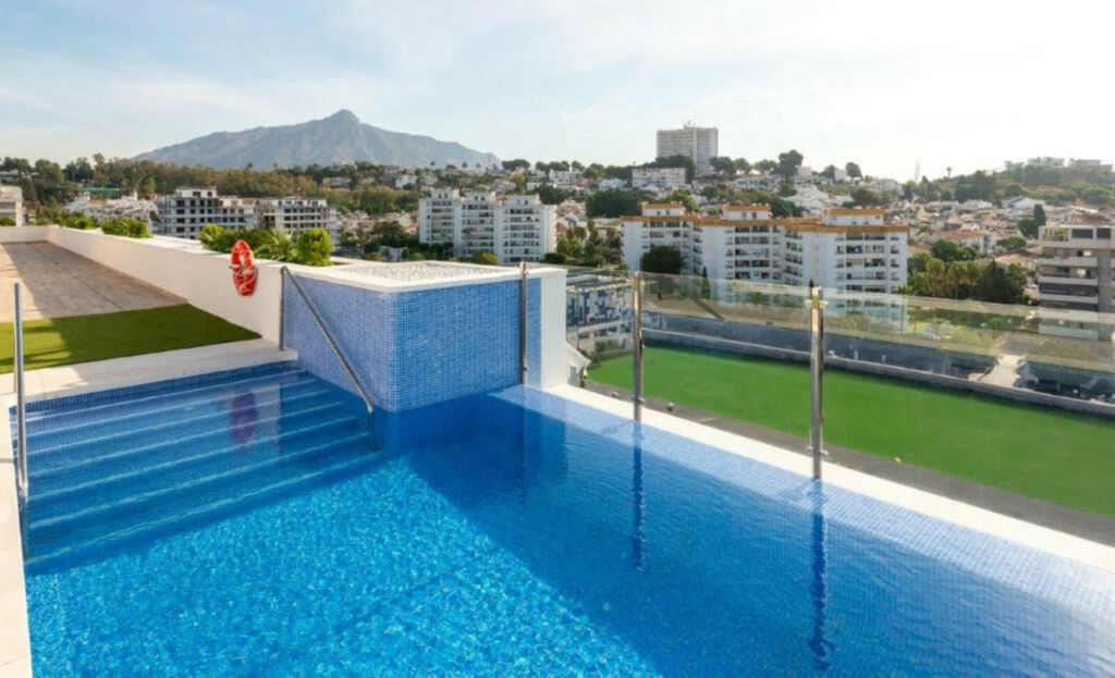 Middle Floor Apartment Nueva Andalucía Málaga - image 35