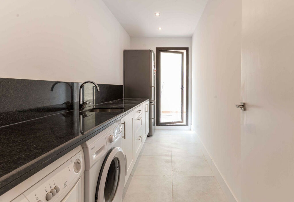 Townhouse Benahavís Málaga - image 36