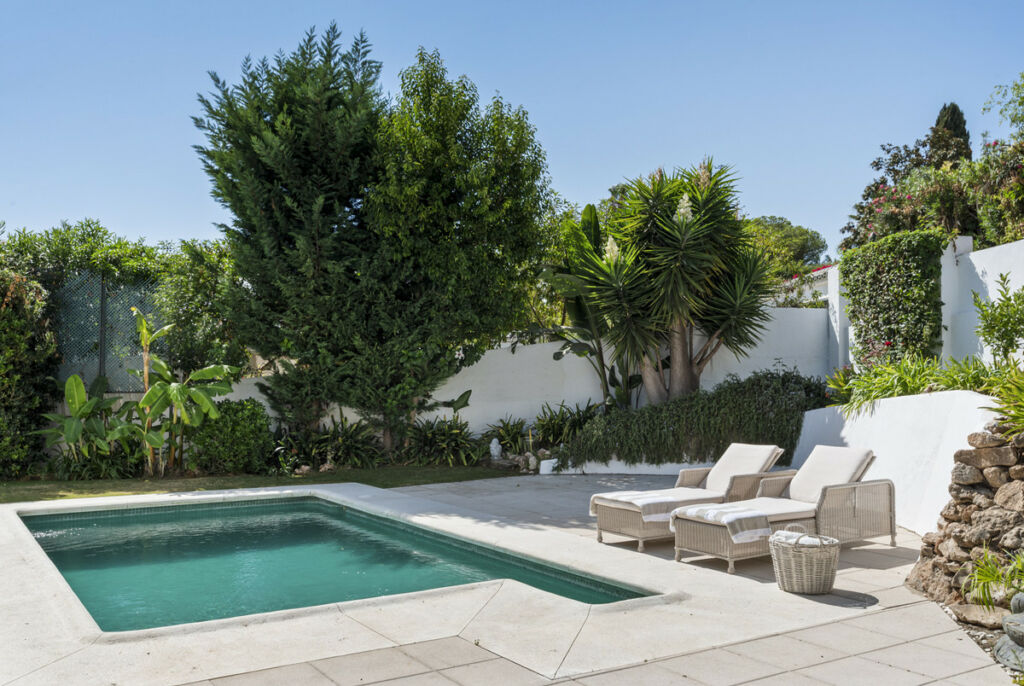 Detached Villa Nueva Andalucía Málaga - image 36