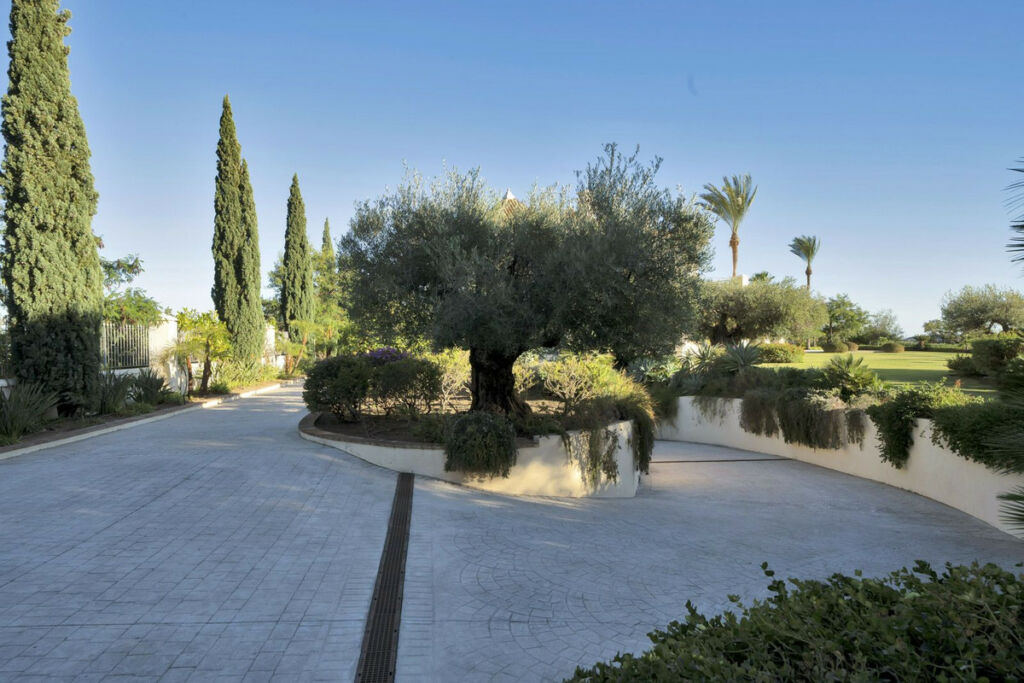 Detached Villa Benahavís Málaga - image 36