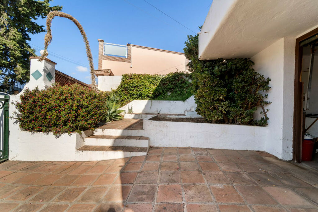 Detached Villa Fuengirola Málaga - image 36