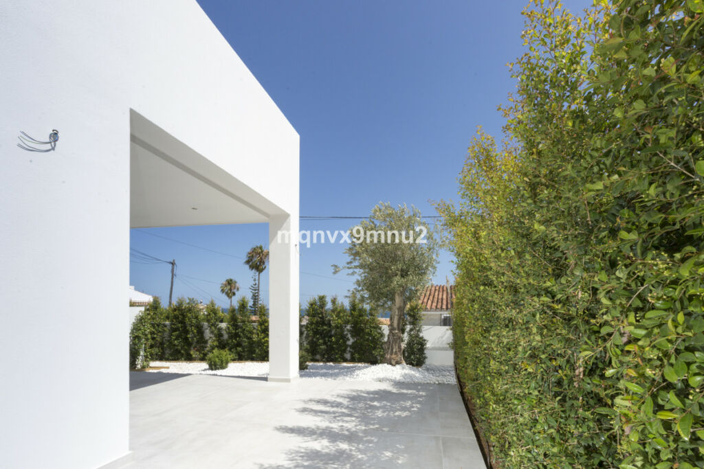 Detached Villa El Chaparral Málaga - image 36