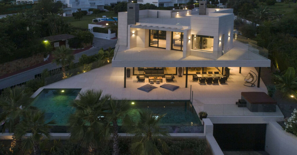Detached Villa Nueva Andalucía Málaga - image 36