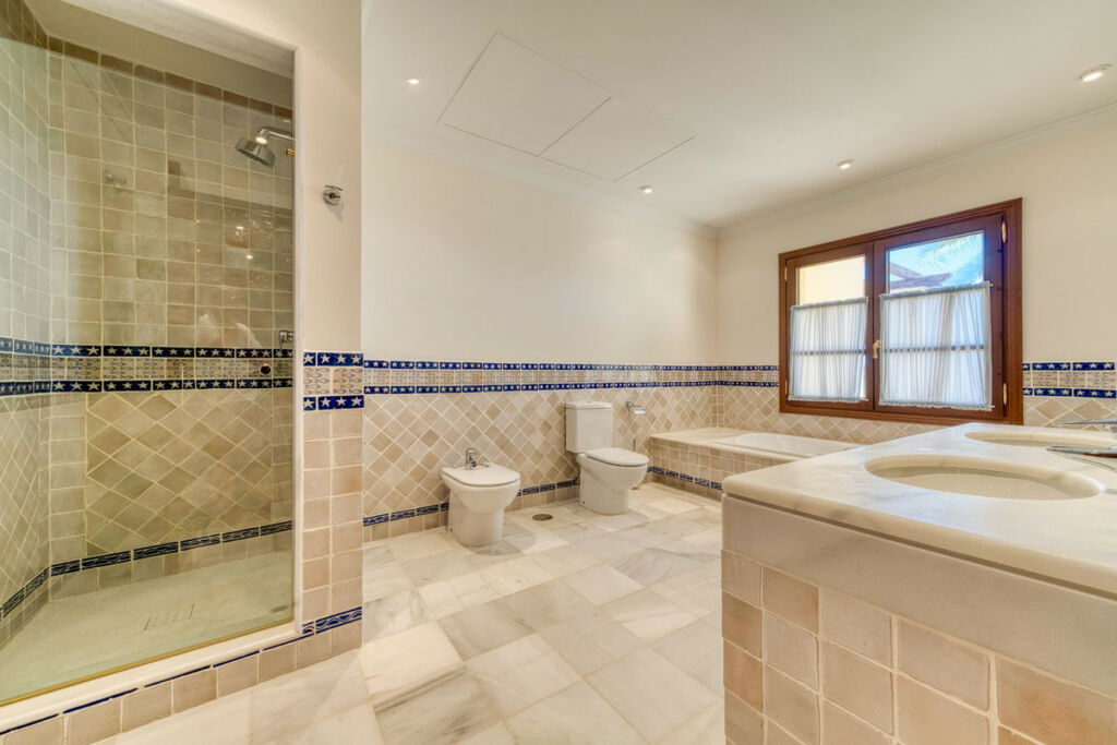 Detached Villa La Zagaleta Málaga - image 36